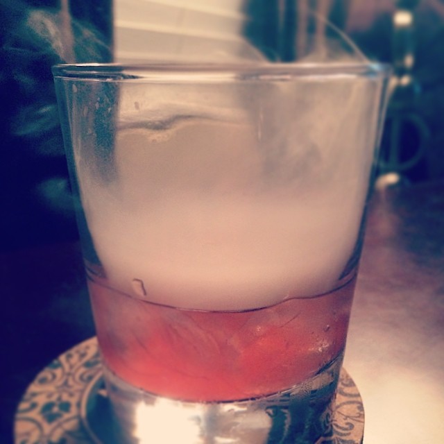 A smoking grapefruit Negroni. Love it! #negroni #gin #cocktail